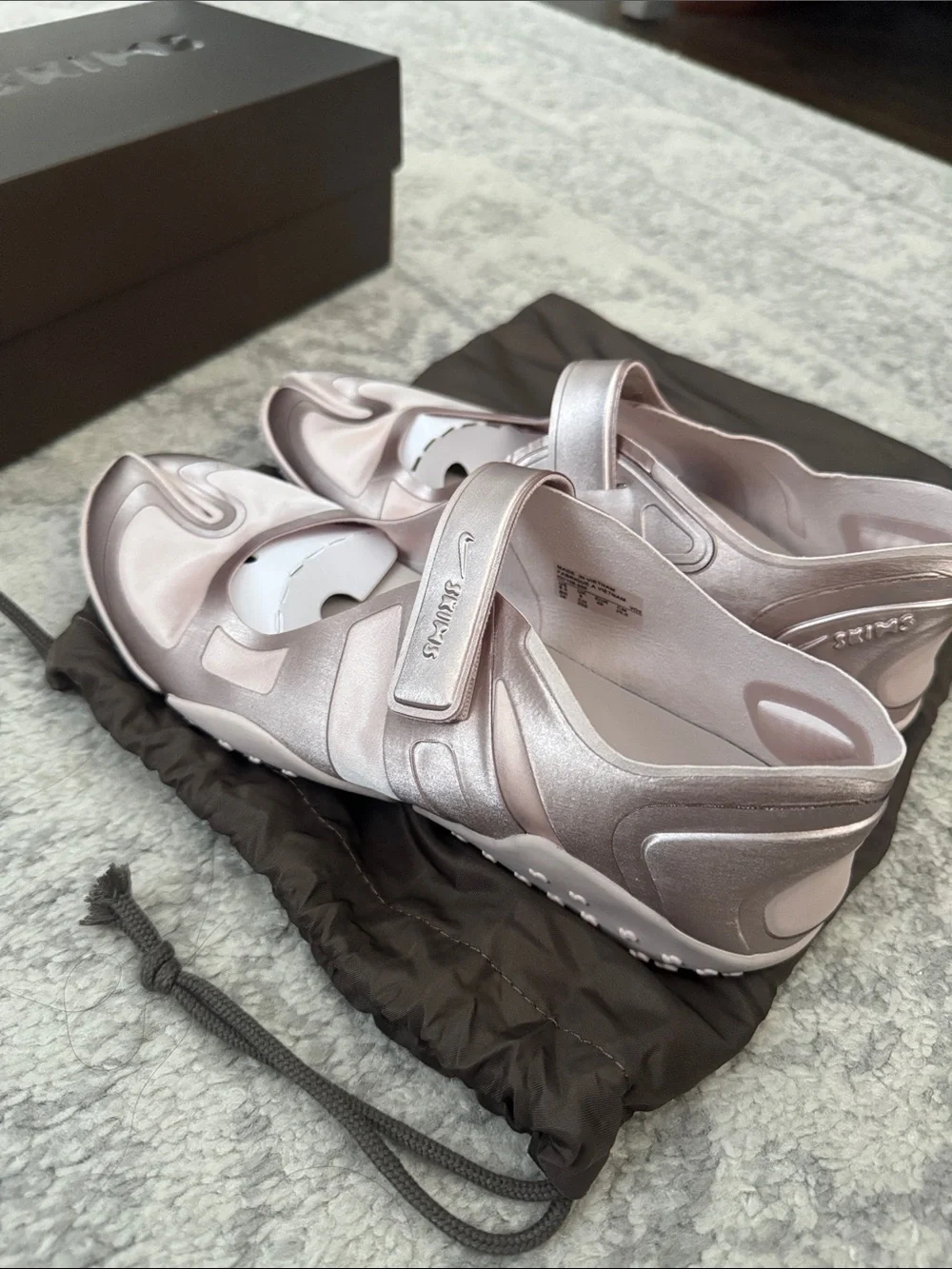 Nike metallic rose